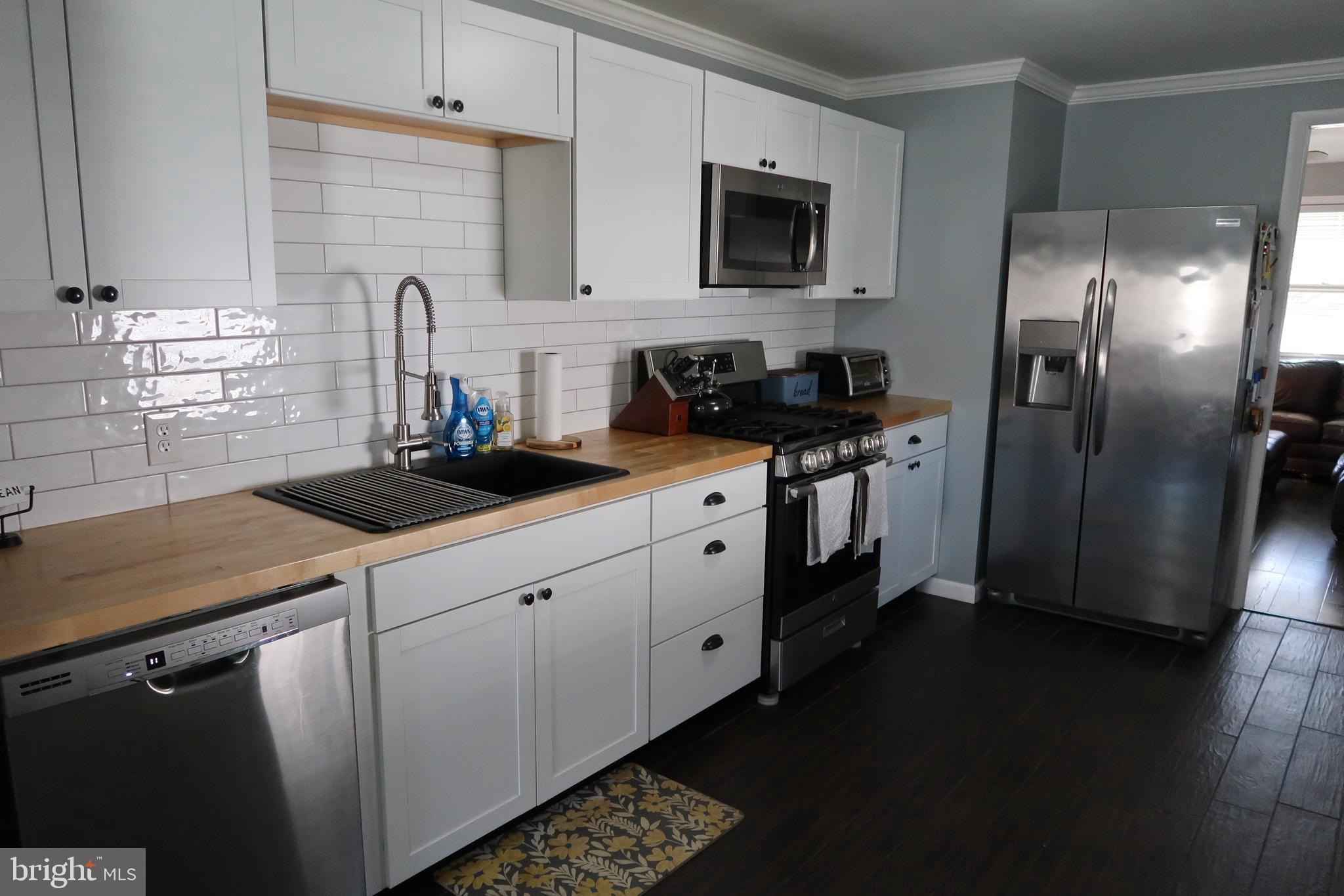 920 Martin Road Essex, MD 21221 - Photo 8 of 34