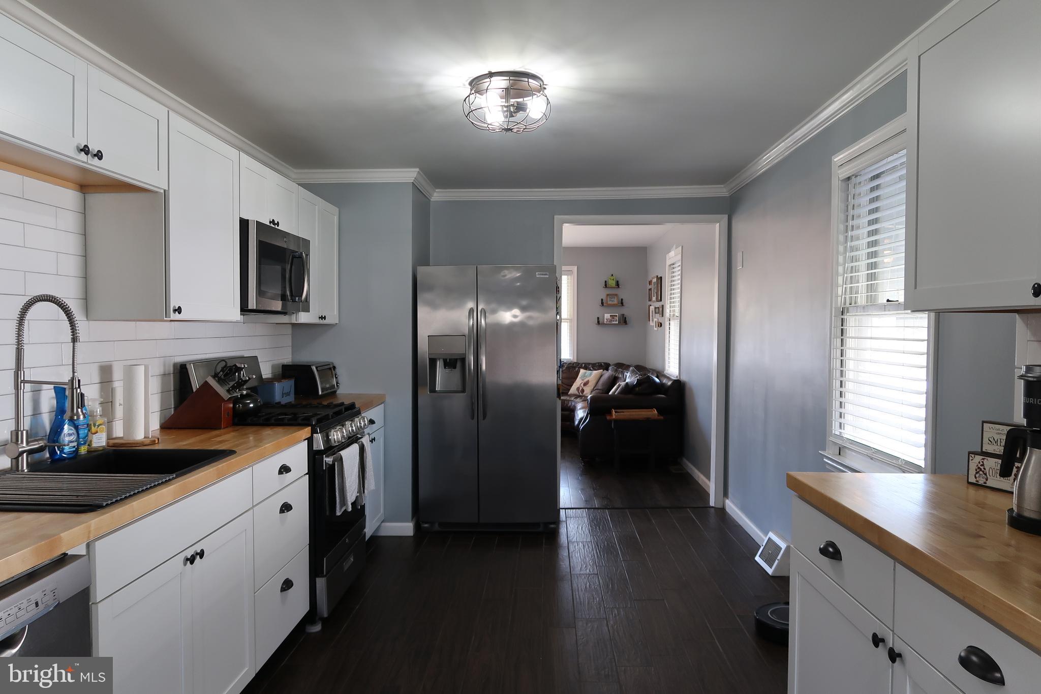 920 Martin Road Essex, MD 21221 - Photo 9 of 34