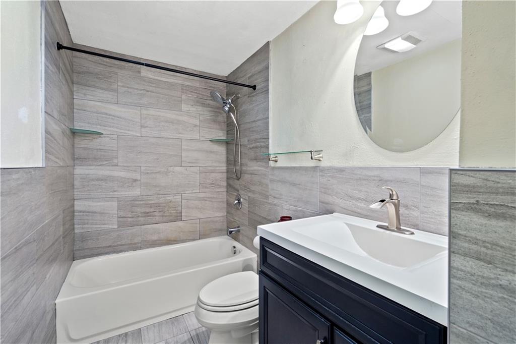 220 Hunting Ridge Road Bridgeville, PA 15017 - Photo 12 of 25 Gallery Image 12