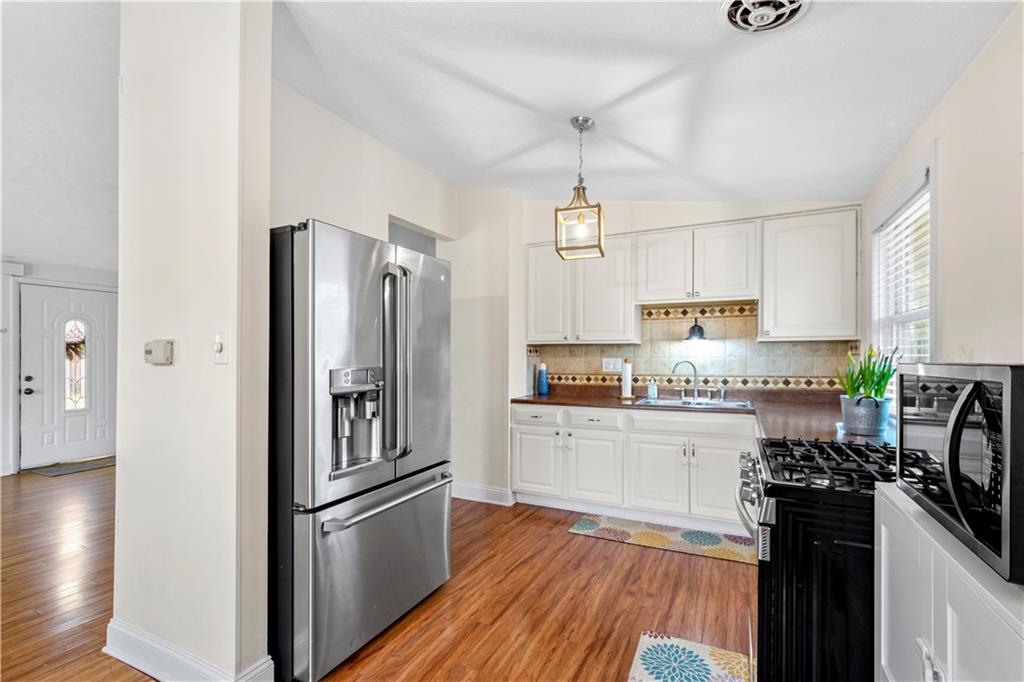 220 Hunting Ridge Road Bridgeville, PA 15017 - Photo 8 of 25 Gallery Image 8