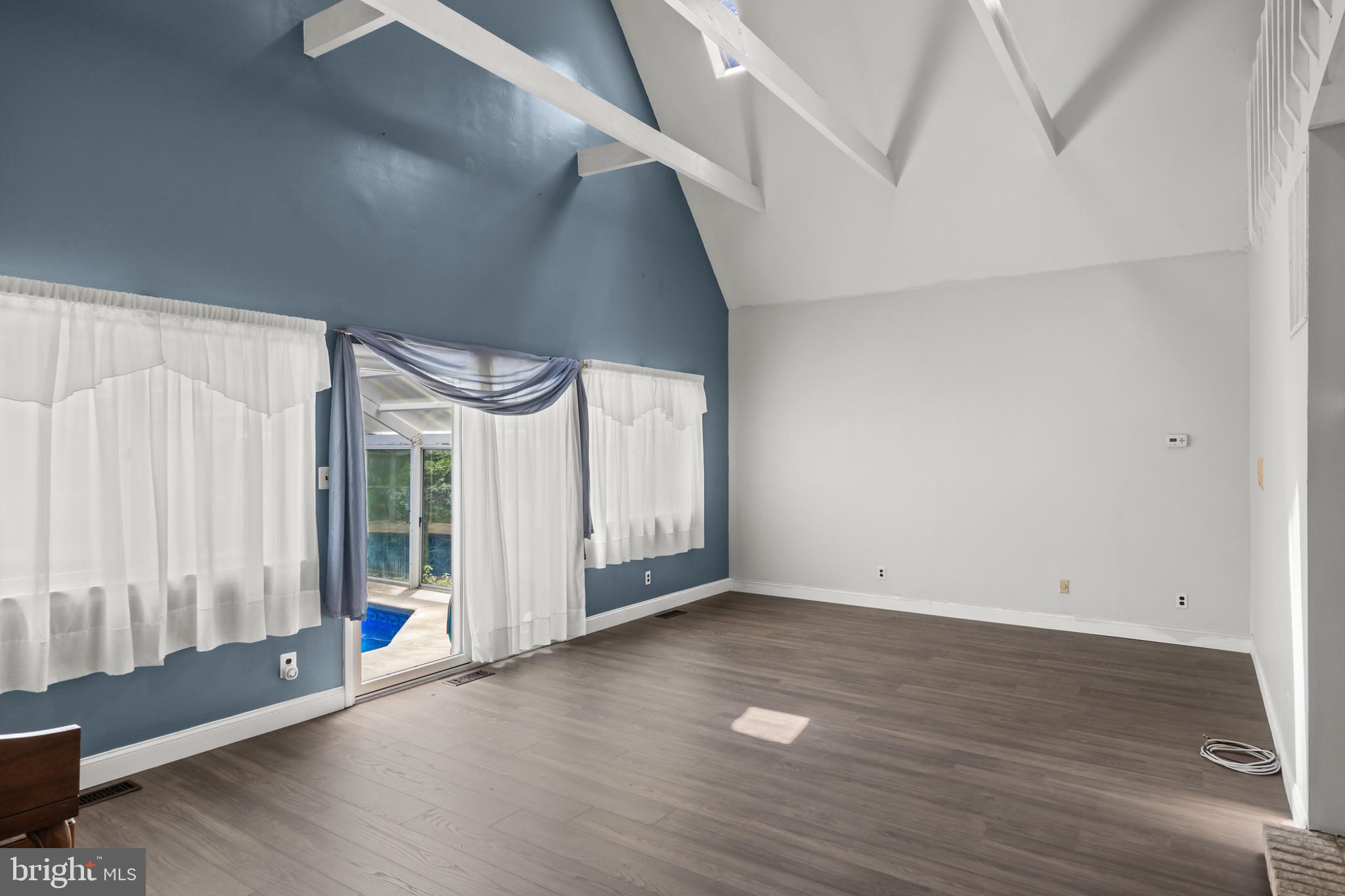 39 New Freedom Road Berlin, NJ 08009 - Photo 5 of 35 Living Room