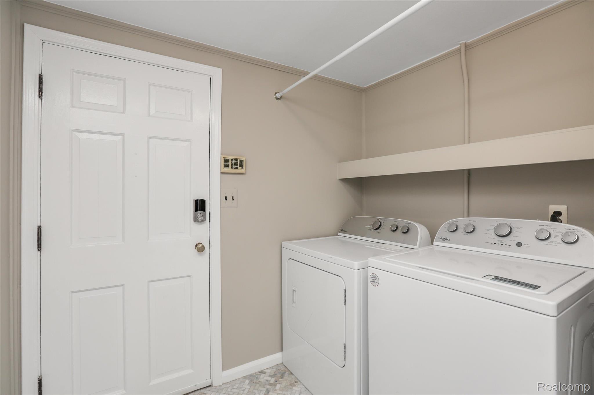 867 Peach Tree Lane Rochester, MI 48306 - Photo 23 of 48