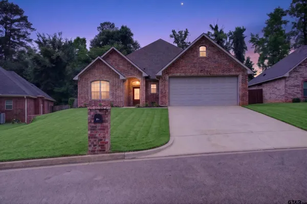 $369,000 | 811 Rugby Lane, Whitehouse, TX 75791