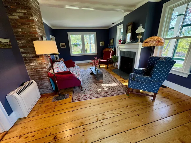 $499,000 | 41 Schaeffer Hill, Wells River, VT 05081