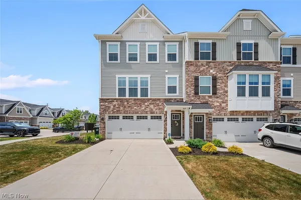 $405,000 | 3419 Links Drive, Fairlawn, OH 44333