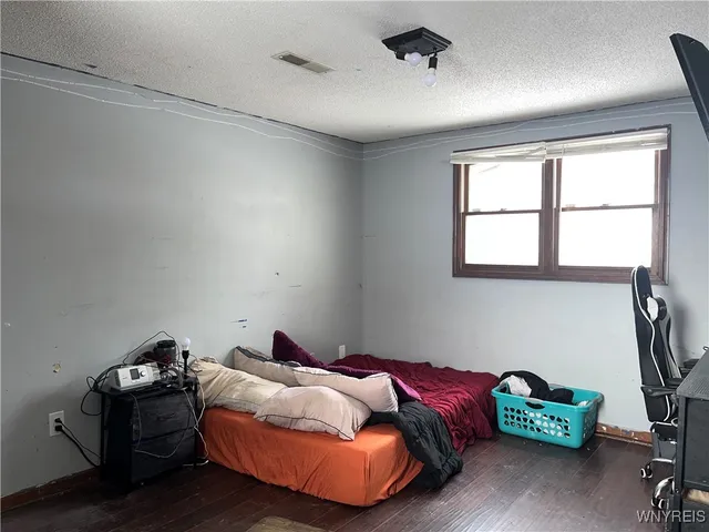 $399,999 | 350 Bramblewood Lane, Amherst, NY 14051