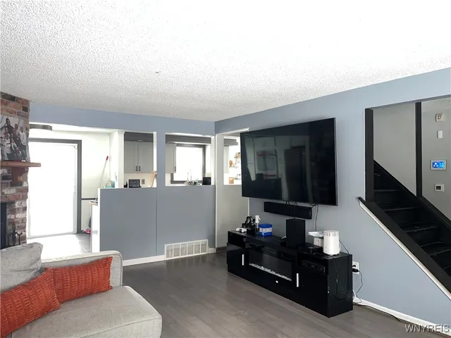 $399,999 | 350 Bramblewood Lane, Amherst, NY 14051