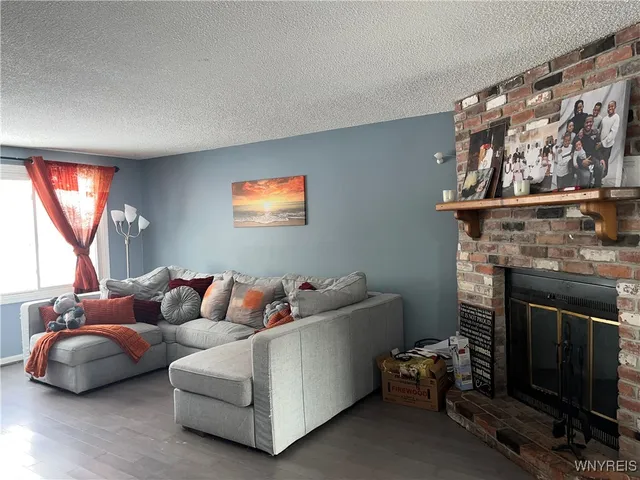 $399,999 | 350 Bramblewood Lane, Amherst, NY 14051