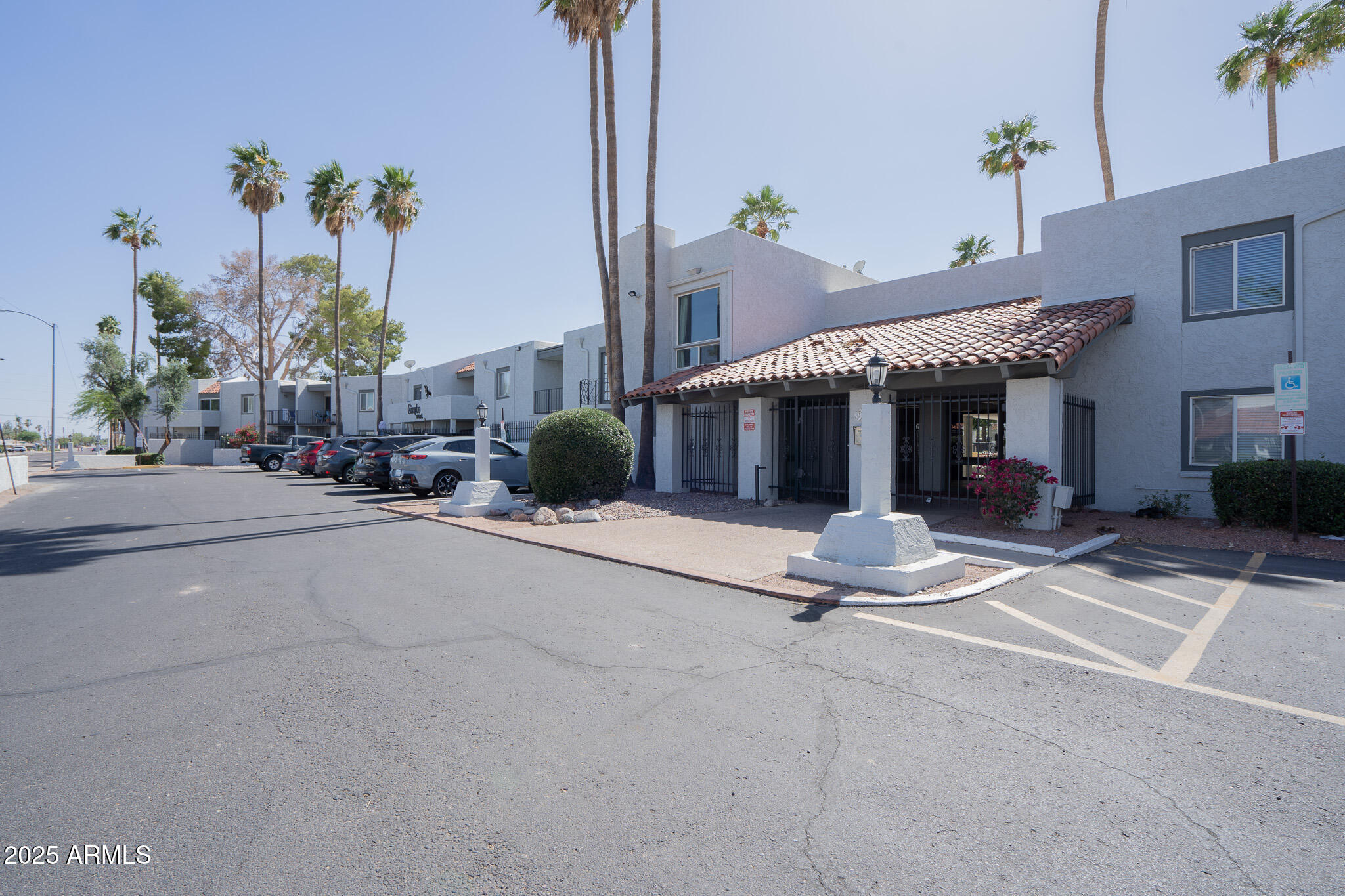 3314 North 68th Street, Unit 201 Scottsdale, AZ 85251 - Photo 2 of 29