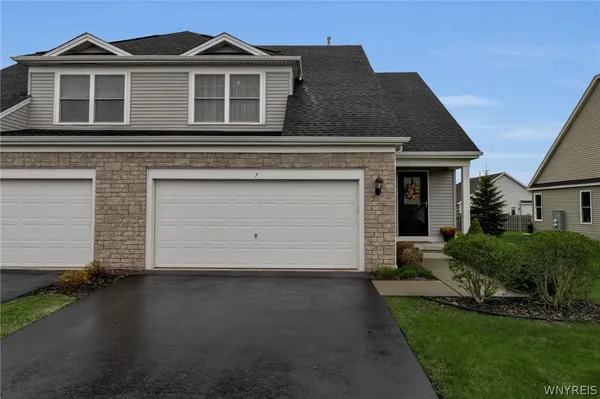 $369,900 | 7 Cumberland Street, Lancaster, NY 14086