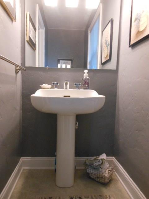 439 Mapleton Avenue Mt. Lebanon, PA 15228 - Photo 11 of 24 Gallery Image 11