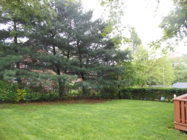 439 Mapleton Avenue Mt. Lebanon, PA 15228 - Photo 13 of 24 Gallery Image 13