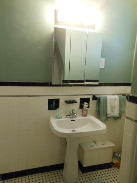 439 Mapleton Avenue Mt. Lebanon, PA 15228 - Photo 18 of 24 Gallery Image 18