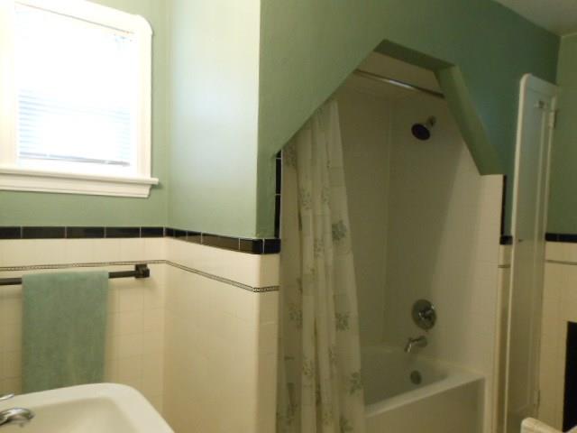 439 Mapleton Avenue Mt. Lebanon, PA 15228 - Photo 19 of 24 Gallery Image 19