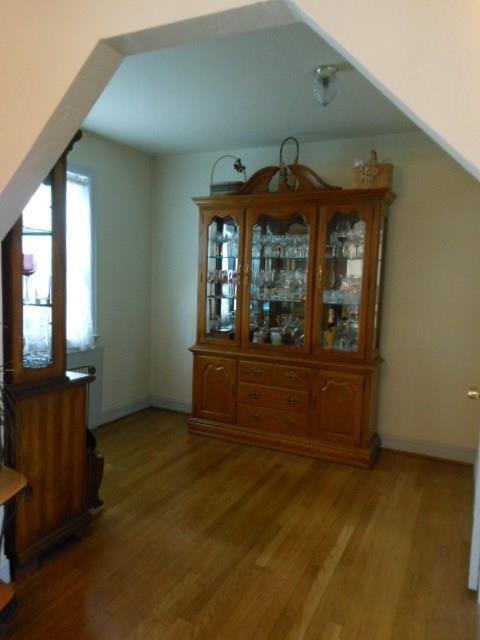 439 Mapleton Avenue Mt. Lebanon, PA 15228 - Photo 9 of 24 Gallery Image 9