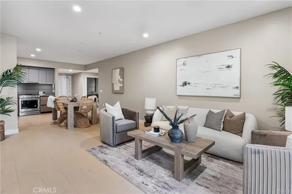 $1,060,000 | 39 South Los Robles Avenue, Unit 6017, Pasadena, CA 91101