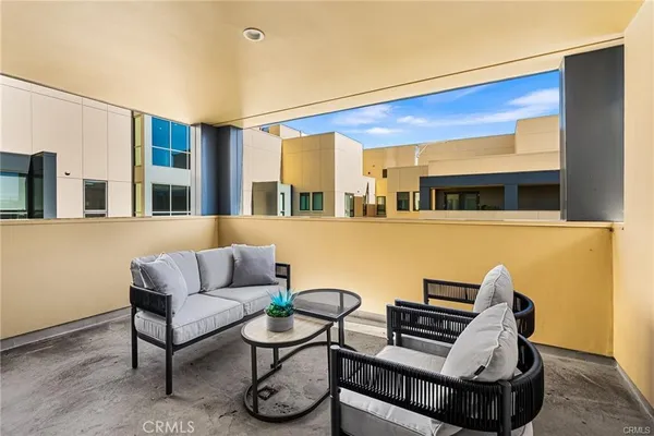 $1,060,000 | 39 South Los Robles Avenue, Unit 6017, Pasadena, CA 91101