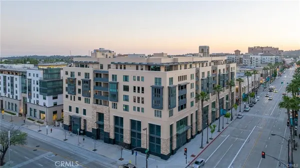 $1,060,000 | 39 South Los Robles Avenue, Unit 6017, Pasadena, CA 91101