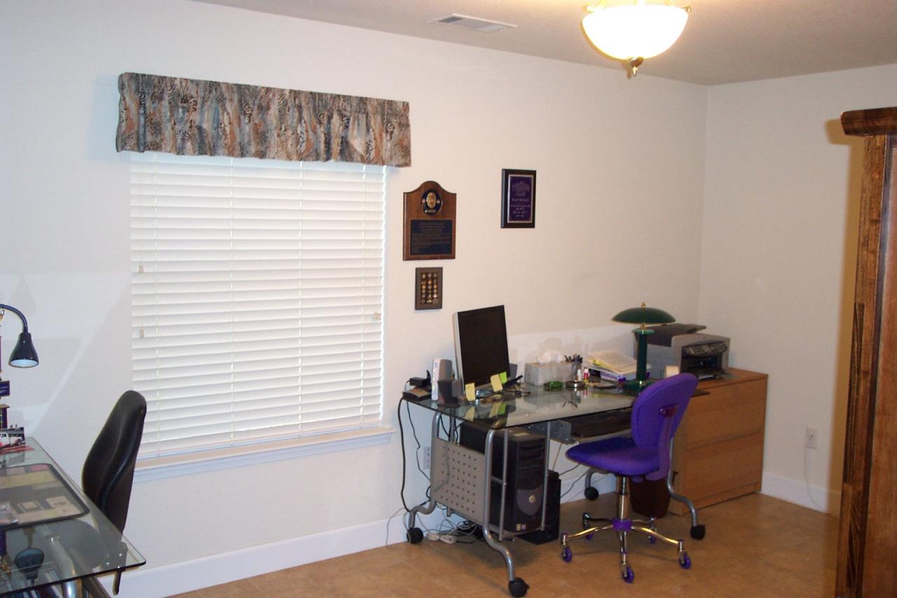 16577 Gas Point Road Cottonwood, CA 96022 - Photo 19 of 20 Office