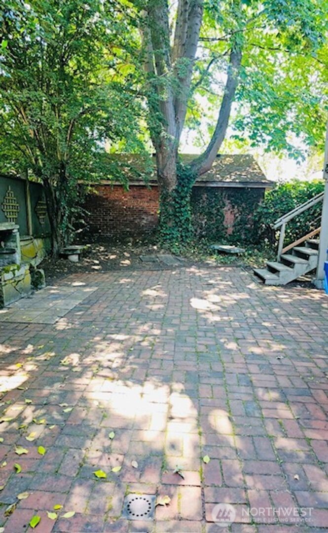 2630 58th Avenue Southwest, Unit A Seattle, WA 98116 - Photo 3 of 6