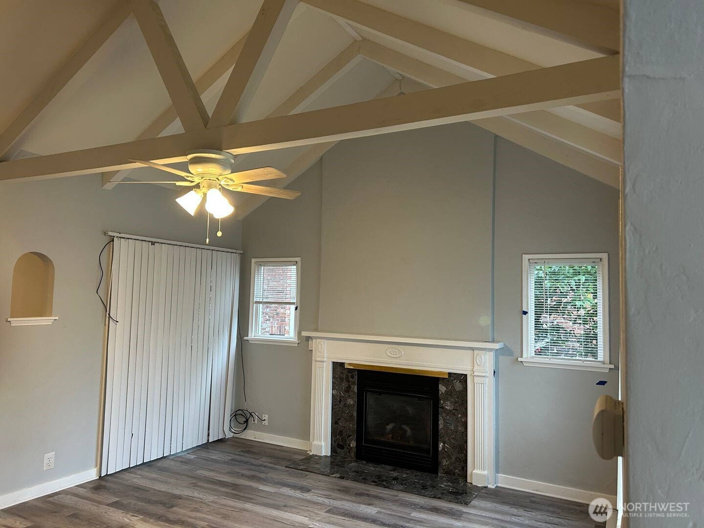 2630 58th Avenue Southwest, Unit A Seattle, WA 98116 - Photo 4 of 6