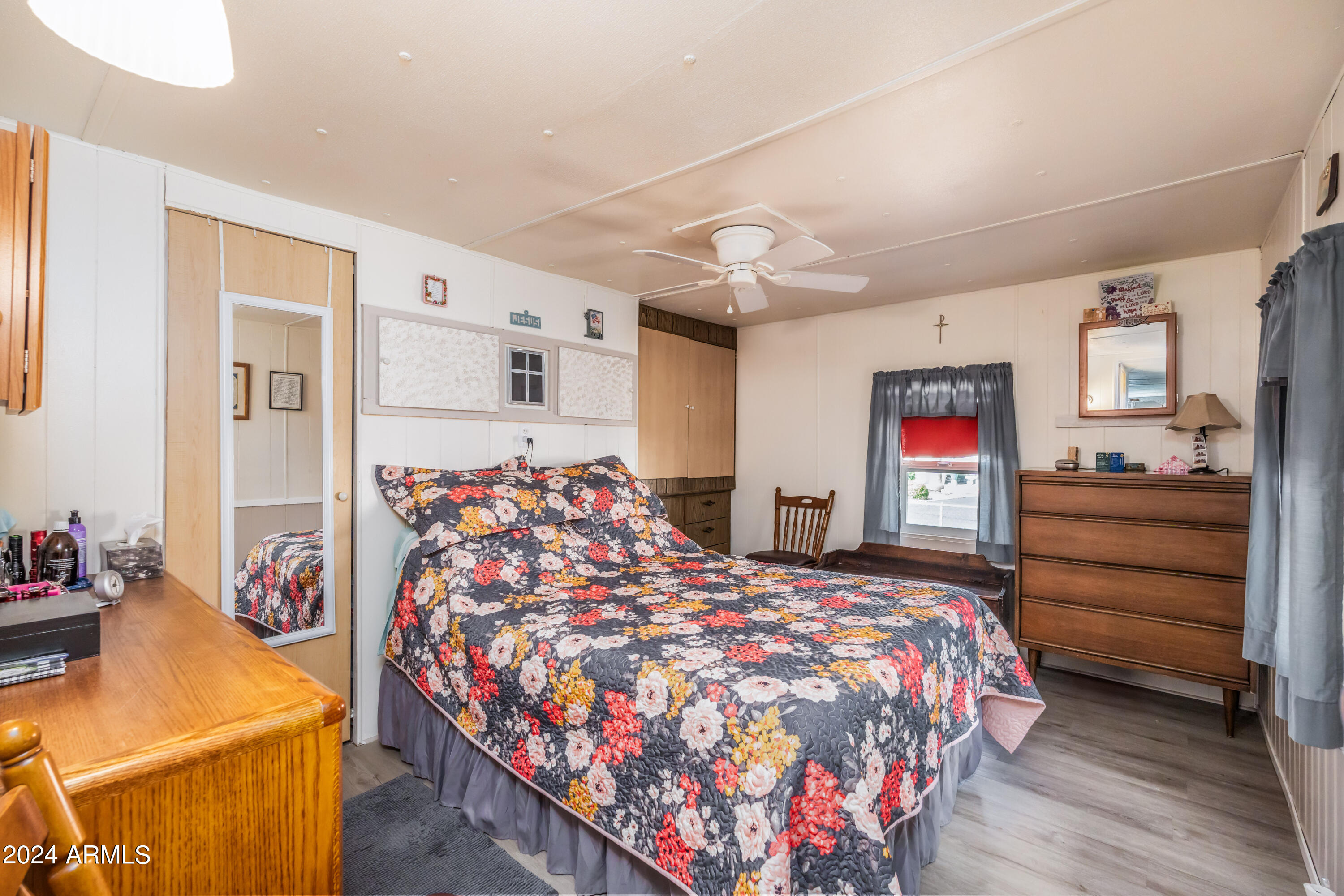 15802 South Gilbert Road, Unit 13 Chandler, AZ 85225 - Photo 22 of 28 6a master bedroom