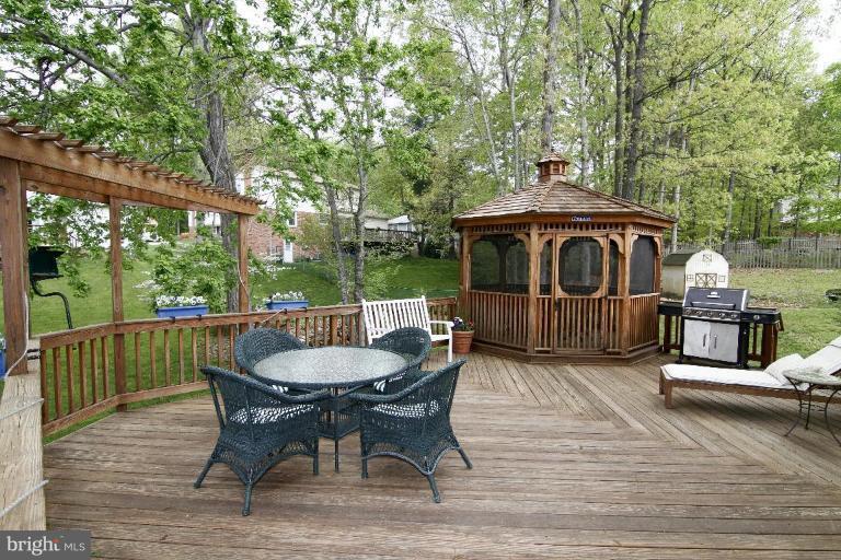 9212 Antelope Place Springfield, VA 22153 - Photo 21 of 24 Deck