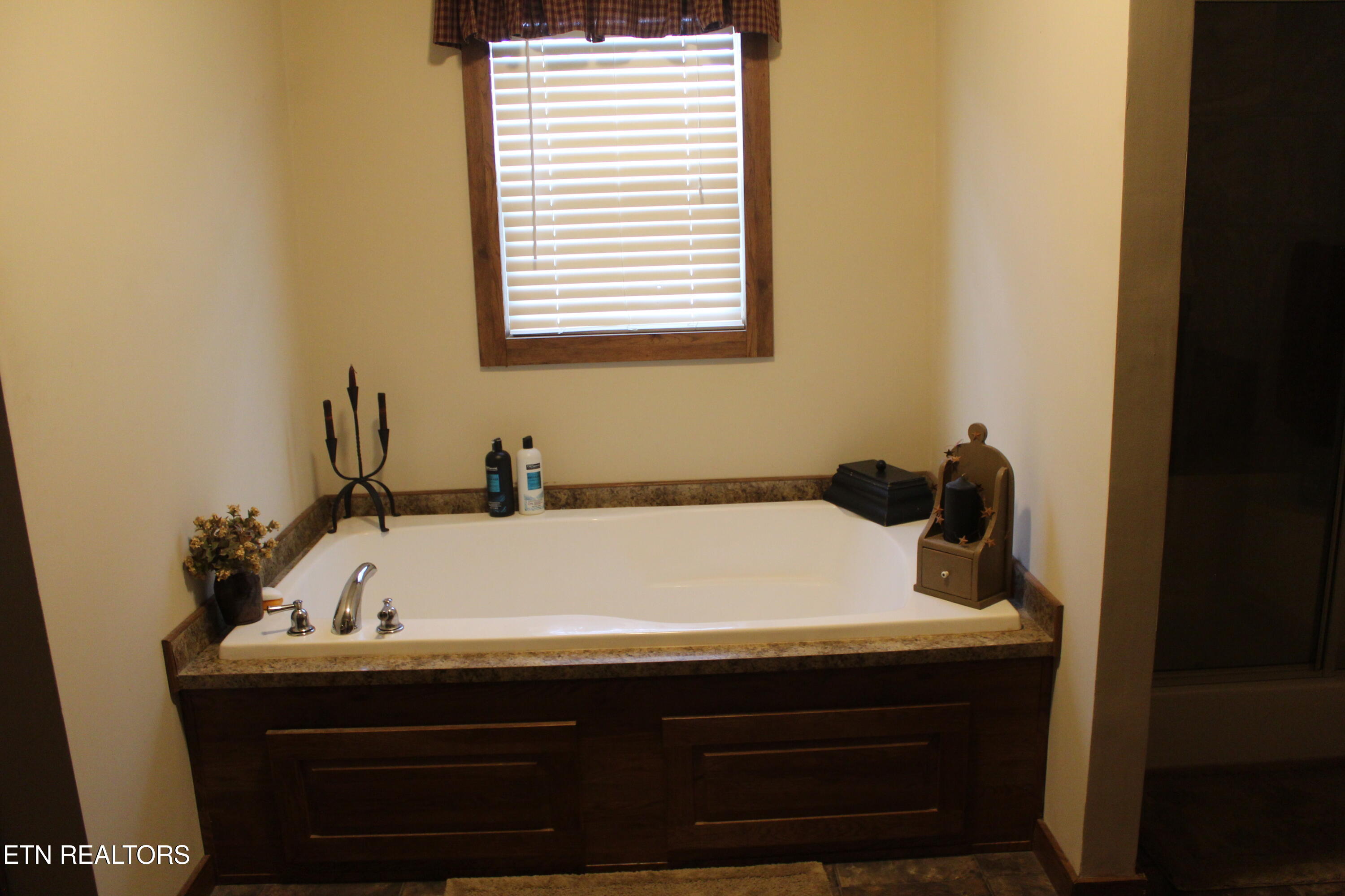 520 McDeerman Road Jacksboro, TN 37757 - Photo 22 of 24 IMG_7000