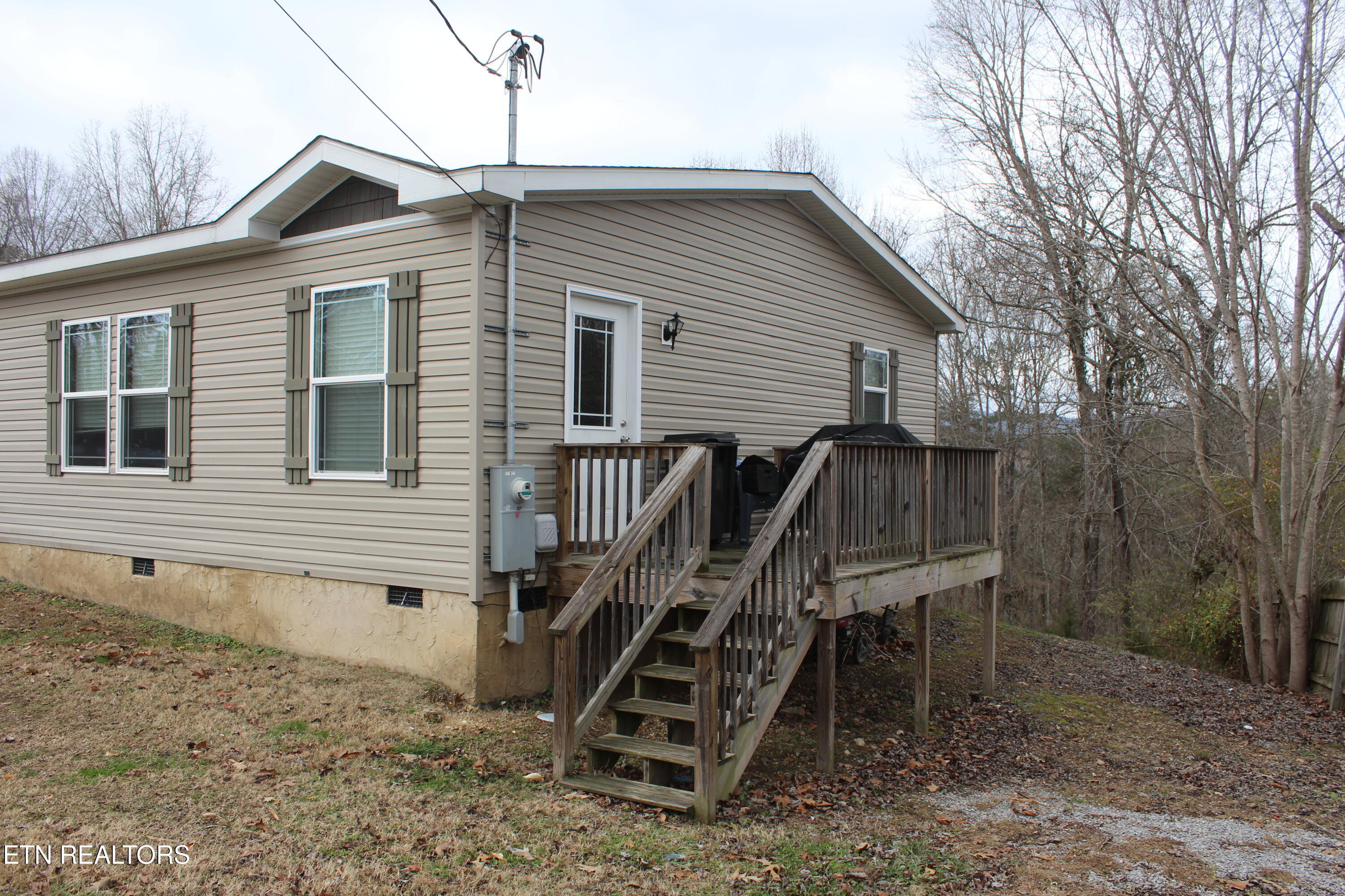 520 McDeerman Road Jacksboro, TN 37757 - Photo 4 of 24 IMG_6989