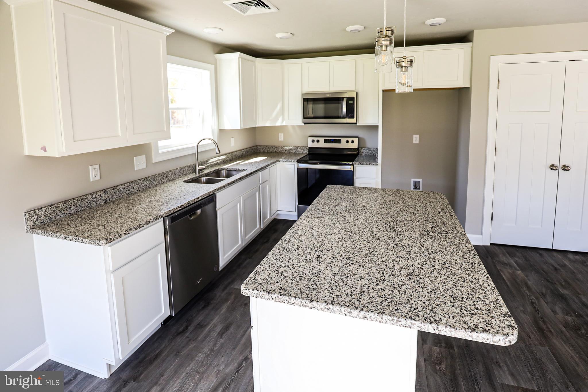 275 Kinneman Road, Unit 32 Abbottstown, PA 17301 - Photo 9 of 18 All photos are of a similar model