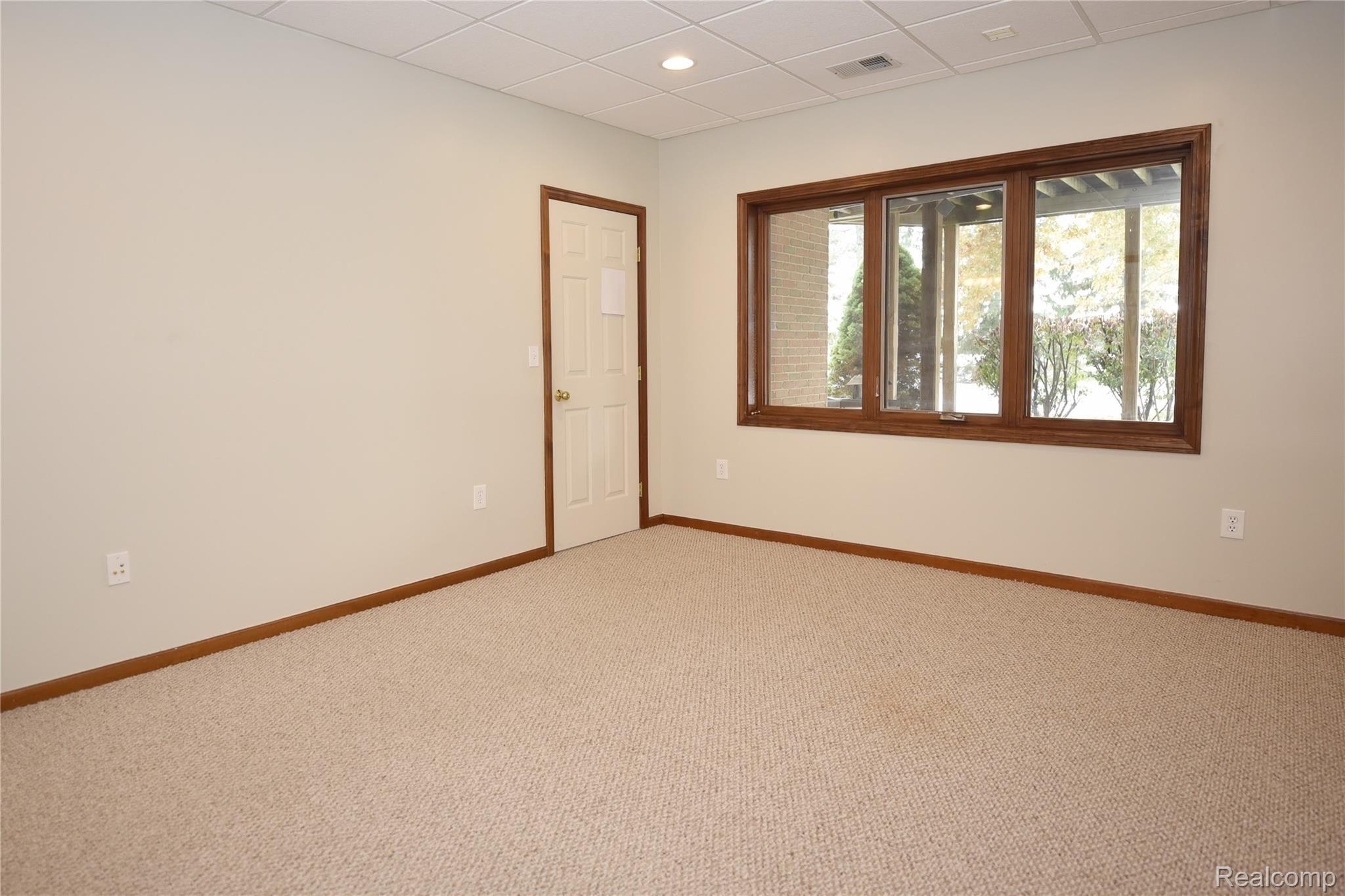 3587 Vineyard Springs Court Rochester, MI 48306 - Photo 35 of 39 3587 Vineyard Springs_34.JPG