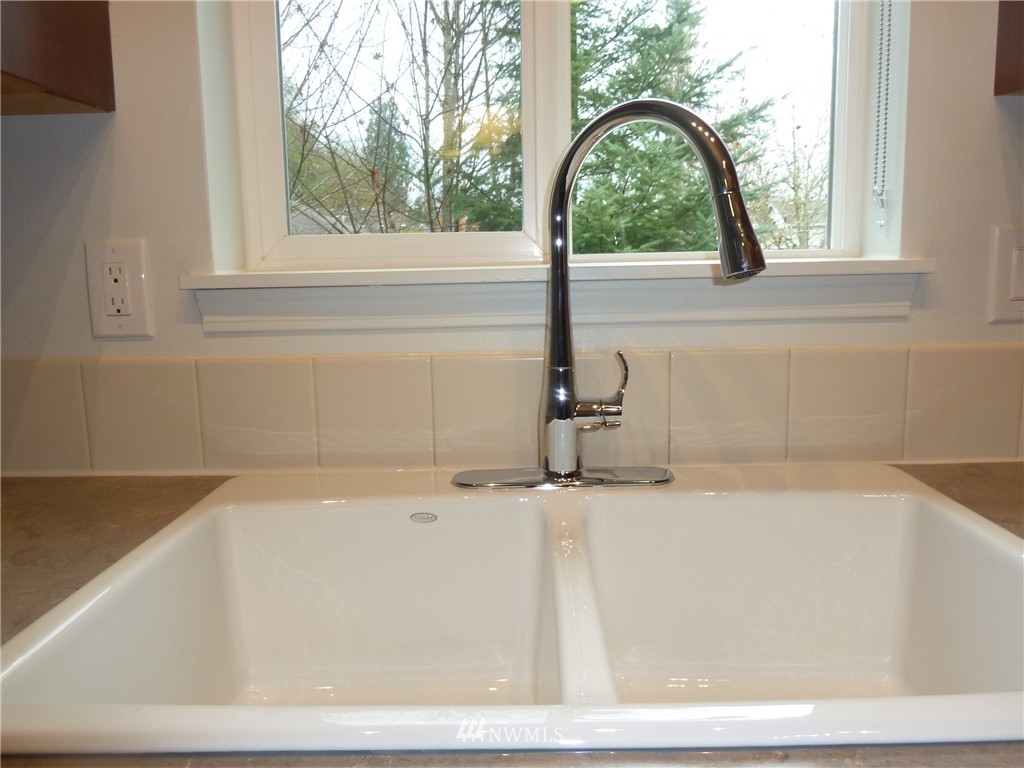 4461 Roxanna Loop Southeast Lacey, WA 98503 - Photo 8 of 23 Gallery Image 8