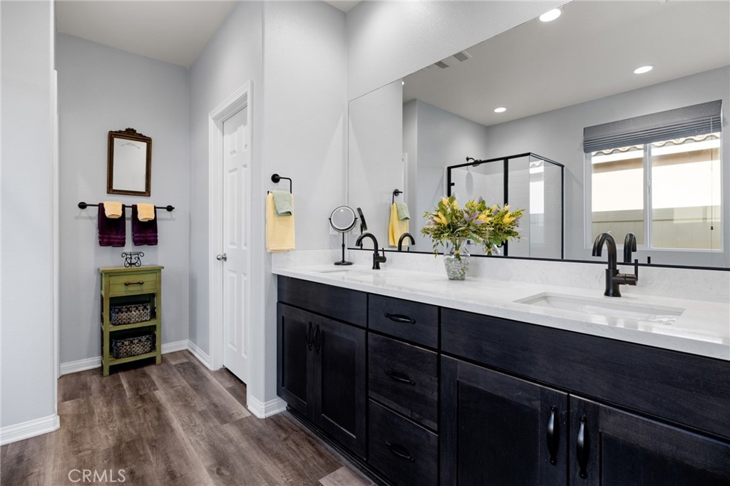 29819 Saddle Ranch Place Menifee, CA 92584 - Photo 38 of 74 Primary bathroom