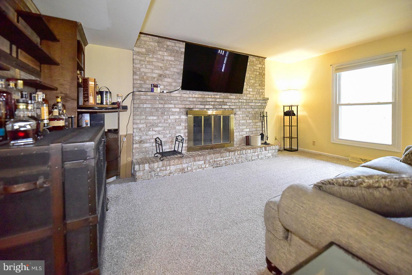 45289 Scotch Neck Road Hollywood, MD 20636 - Photo 14 of 38 Family Room