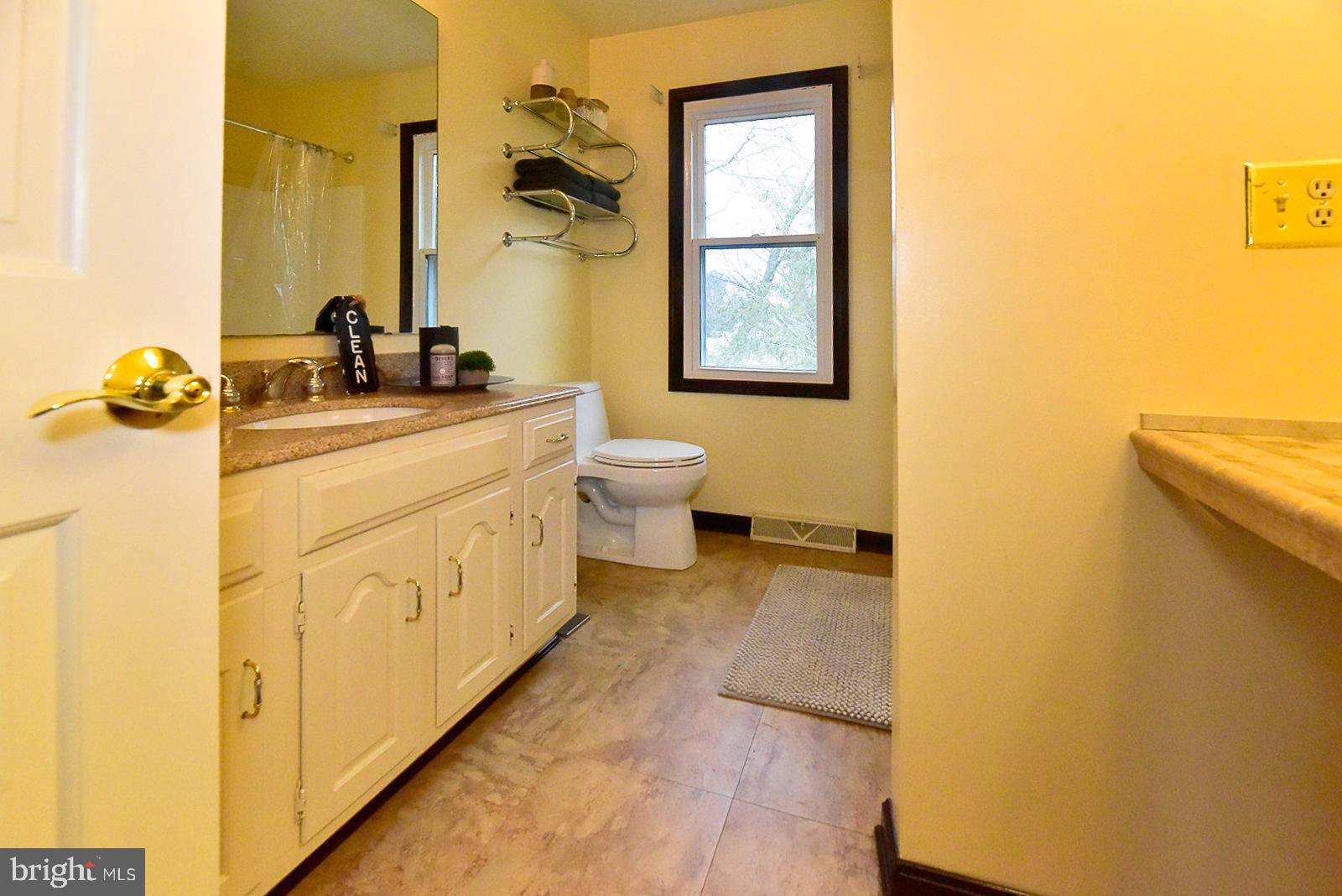 45289 Scotch Neck Road Hollywood, MD 20636 - Photo 20 of 38 Primary Bathroom