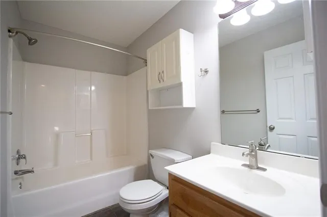 $384,900 | 10509 North Marsh Avenue, Kansas City, MO 64157