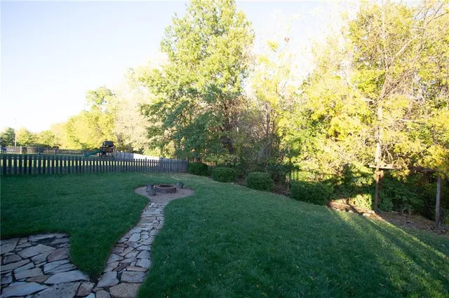 $384,900 | 10509 North Marsh Avenue, Kansas City, MO 64157