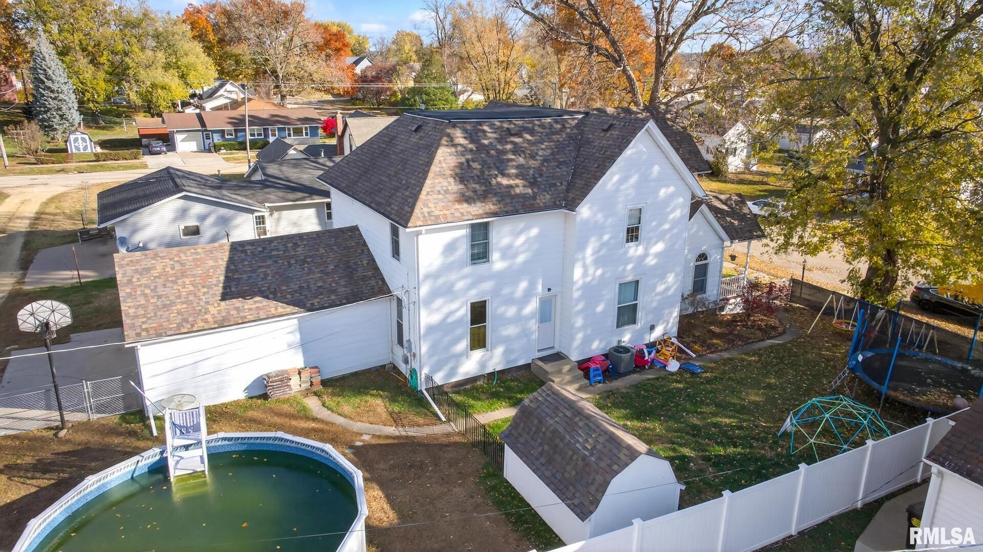 919 9th Avenue Fulton, IL 61252 - Photo 4 of 54 an aerial view of a house with outdoor space