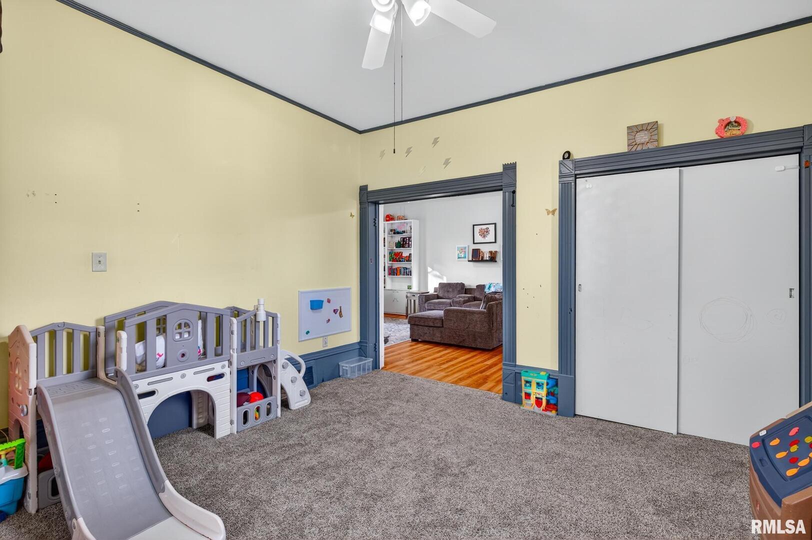919 9th Avenue Fulton, IL 61252 - Photo 47 of 54 a living room with furniture