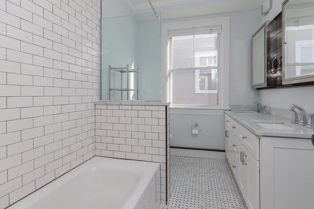 27 Howland Street, Unit PH2 Boston, MA 02121 - Photo 10 of 24