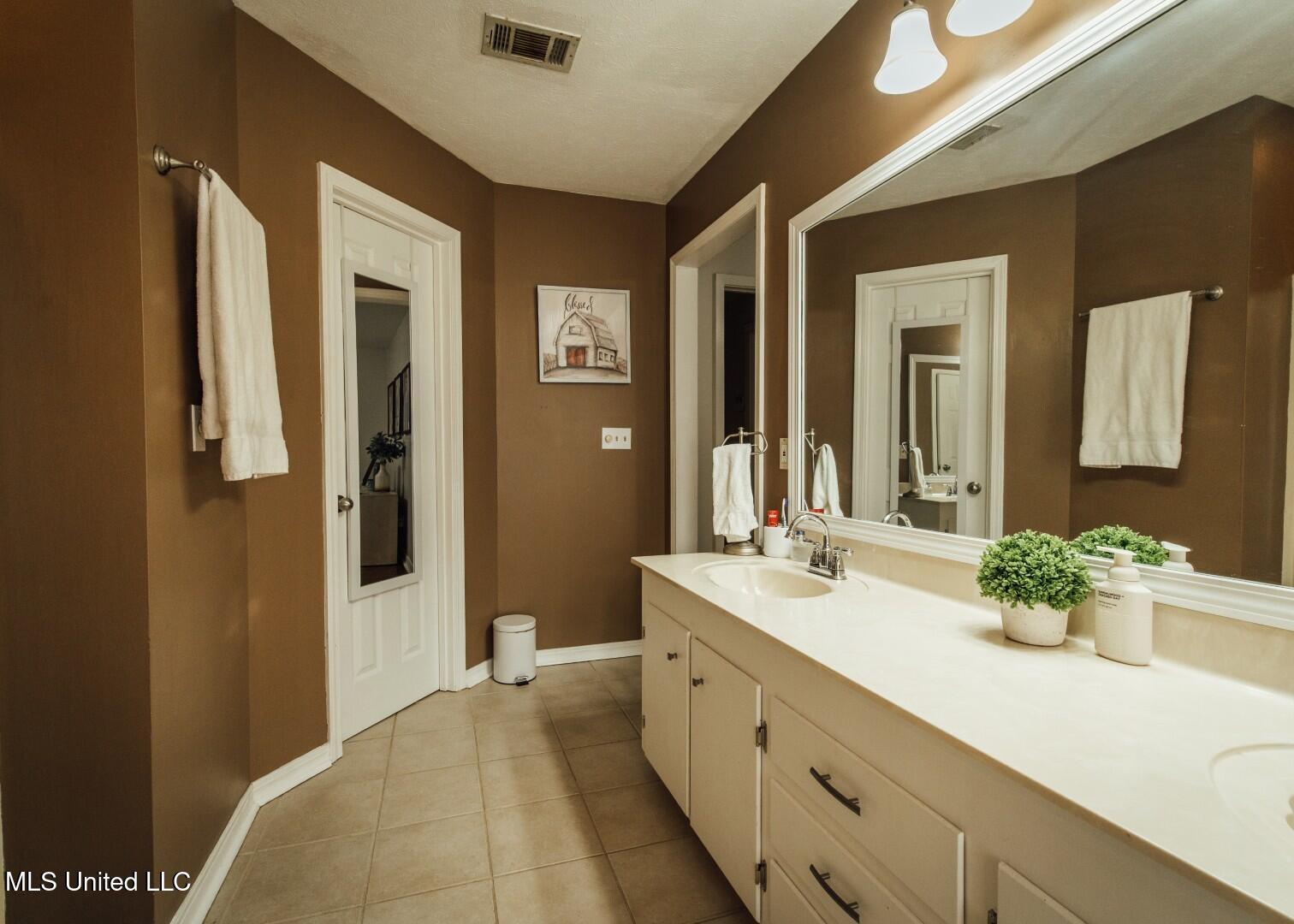 1657 Wells Road Clinton, MS 39056 - Photo 13 of 26 1657 Wells Rd Clinton Pics RB TC-28 (Lar