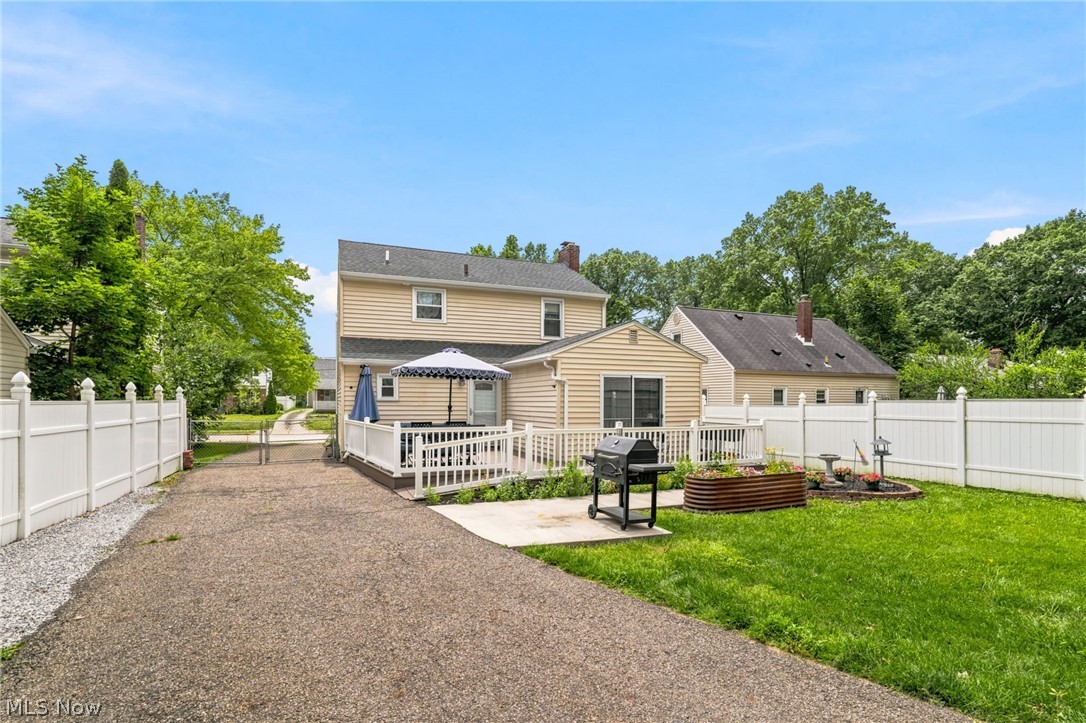 1695 Wiltshire Road Akron, OH 44313 - Photo 30 of 42
