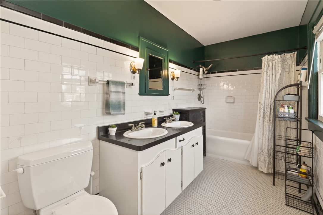 370 Susquehanna Road Brighton, NY 14618 - Photo 24 of 34 2nd Floor Bath