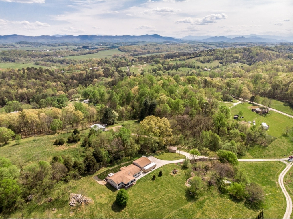 1842 Culbertson Road Greeneville, TN 37743 - Photo 9 of 22 Photo 9