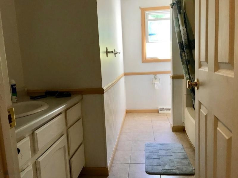 1161 West Tyler Road Muskegon, MI 49445 - Photo 15 of 26 1161 tyler bathroom
