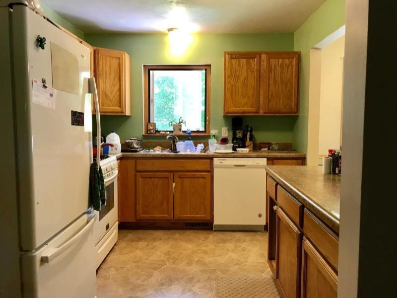 1161 West Tyler Road Muskegon, MI 49445 - Photo 3 of 26 1161 tyler ktichen