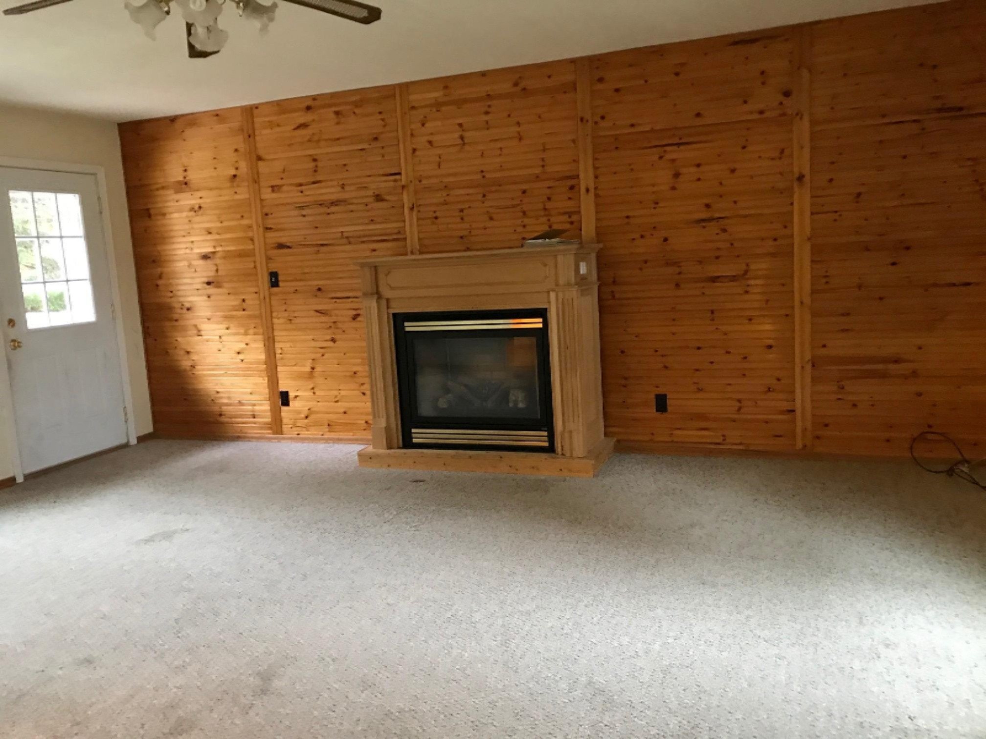 1161 West Tyler Road Muskegon, MI 49445 - Photo 4 of 26 living room