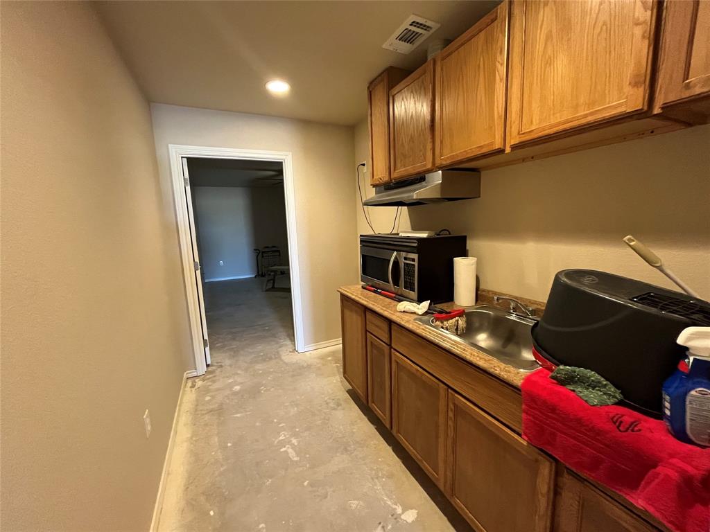 4210 Rhea Road Granbury, TX 76049 - Photo 6 of 14 Gallery Image 6