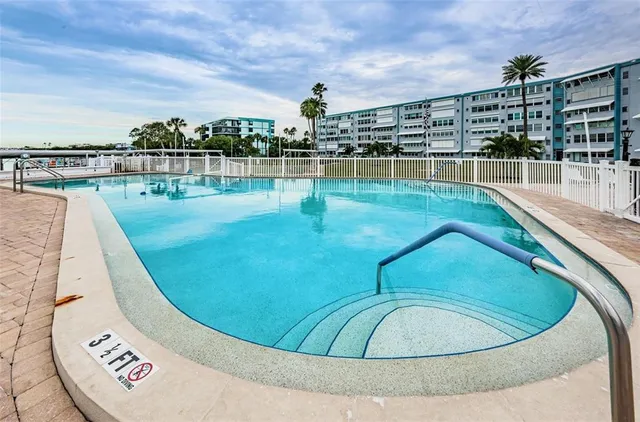 $2,000 | 1868 Shore Drive South, Unit 102, South Pasadena, FL 33707