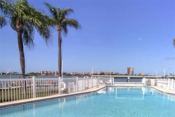 $2,000 | 1868 Shore Drive South, Unit 102, South Pasadena, FL 33707